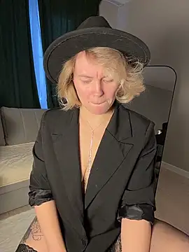 Charming Daphny online show from February 15, 12:03 pm