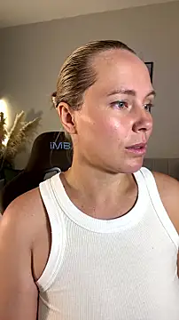 Charming Daphny online show from July 15, 7:13 am