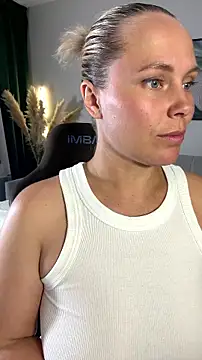 Charming Daphny online show from July 16, 11:05 am
