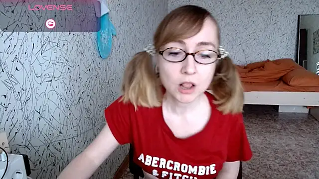 Athena Richards online show from April 28, 9:14 am
