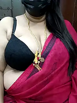 Snapshot of ashikaa_r chatting on February 8, 11:13 pm ashikaa r online show from February 8, 11:13 pm