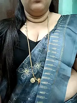 Snapshot of ashikaa_r chatting on December 20, 6:26 pm ashikaa r online show from December 20, 6:26 pm