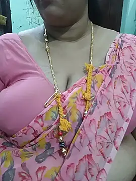 Snapshot of ashikaa_r chatting on July 19, 6:33 pm ashikaa r online show from July 19, 6:33 pm