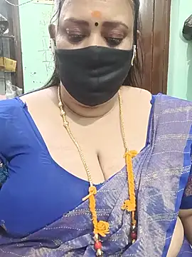 Snapshot of ashikaa_r chatting on July 31, 6:40 pm ashikaa r online show from July 31, 6:40 pm