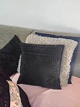 Snapshot of Nicky-Blue chatting on December 8, 1:14 pm Nicky-Blue online show from December 8, 1:14 pm