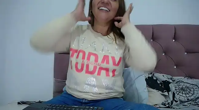 Snapshot of mirand_zackyx chatting on January 31, 12:29 pm mirand zackyx online show from January 31, 12:29 pm