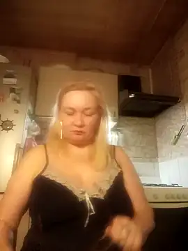 HelenaGlossX online show from December 8, 3:45 pm