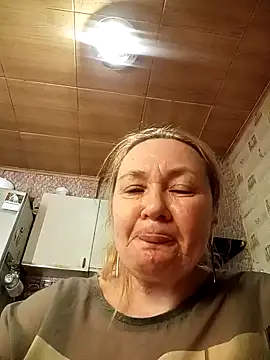 HelenaGlossX online show from January 29, 4:30 pm