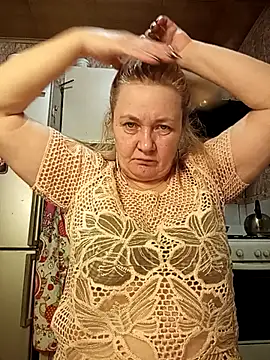 HelenaGlossX online show from February 6, 4:25 pm