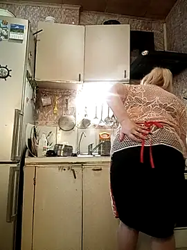 HelenaGlossX online show from February 7, 11:45 am