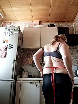 HelenaGlossX online show from March 3, 8:05 am