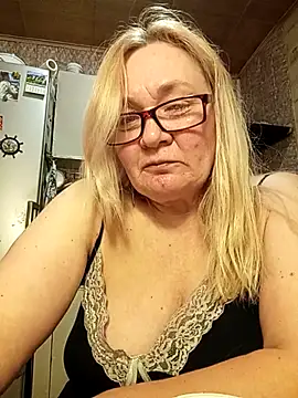 HelenaGlossX online show from March 6, 5:33 pm