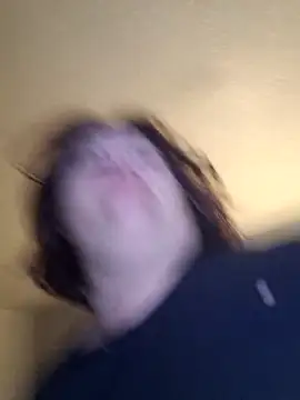 Snapshot of mcv131985 chatting on November 5, 4:34 am mcv131985 online show from November 5, 4:34 am