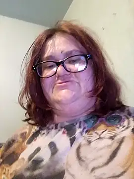 Snapshot of mcv131985 chatting on March 2, 1:19 am mcv131985 online show from March 2, 1:19 am