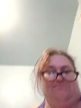 Snapshot of mcv131985 chatting on March 6, 10:12 am mcv131985 online show from March 6, 10:12 am