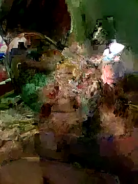 Snapshot of mcv131985 chatting on April 1, 6:25 am mcv131985 online show from April 1, 6:25 am