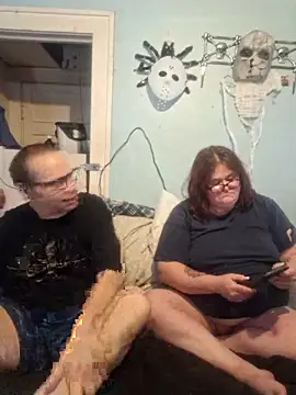 Snapshot of mcv131985 chatting on April 2, 8:50 pm mcv131985 online show from April 2, 8:50 pm