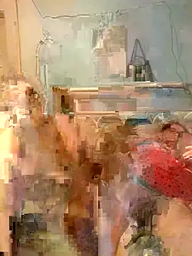 Snapshot of mcv131985 chatting on April 9, 4:45 am mcv131985 online show from April 9, 4:45 am