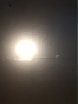 Snapshot of mcv131985 chatting on May 27, 5:04 am mcv131985 online show from May 27, 5:04 am