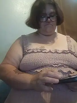 Snapshot of mcv131985 chatting on July 24, 7:01 pm mcv131985 online show from July 24, 7:01 pm