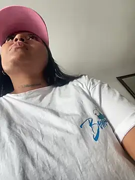 Snapshot of luisa16xxx chatting on March 22, 9:31 pm luisa16xxx online show from March 22, 9:31 pm