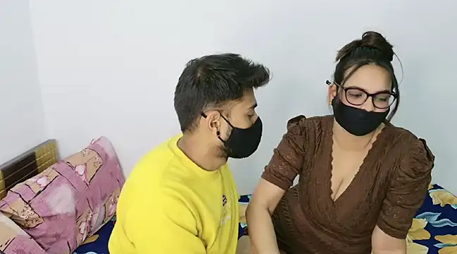 Snapshot of RupaliDixit chatting on January 3, 6:03 pm RupaliDixit online show from January 3, 6:03 pm