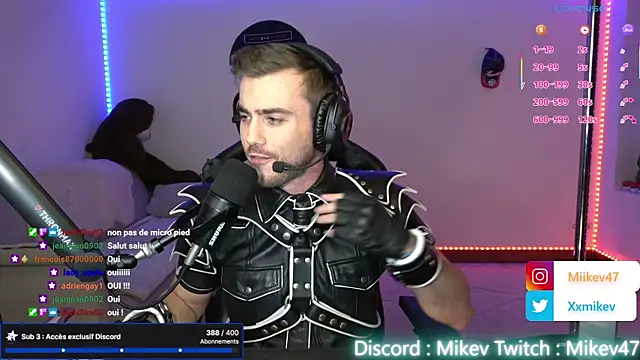 Snapshot of Mikev chatting on October 2, 6:04 pm Mikev online show from October 2, 6:04 pm