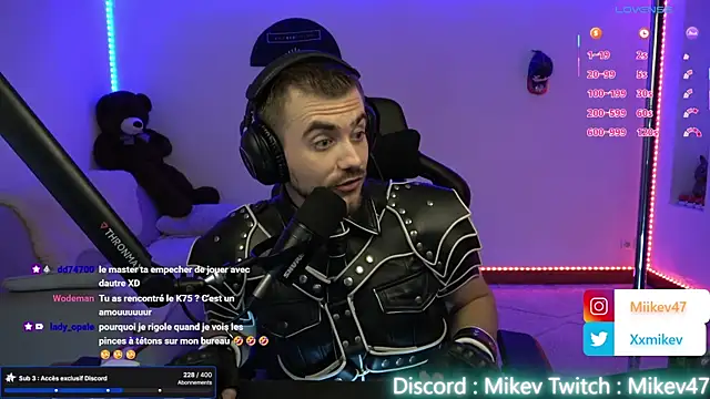 Snapshot of Mikev chatting on October 20, 6:08 pm Mikev online show from October 20, 6:08 pm