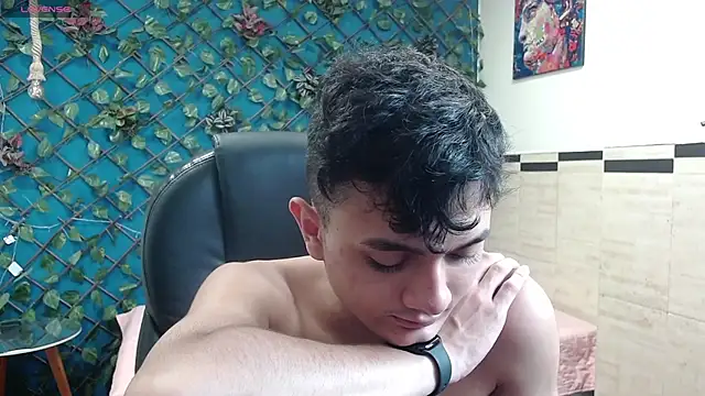 Snapshot of Waturox chatting on October 29, 7:37 pm Waturox online show from October 29, 7:37 pm