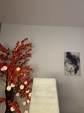 VictoriaHiill online show from February 21, 5:36 pm