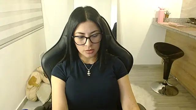 Charlotte cute18 online show from December 18, 3:12 am