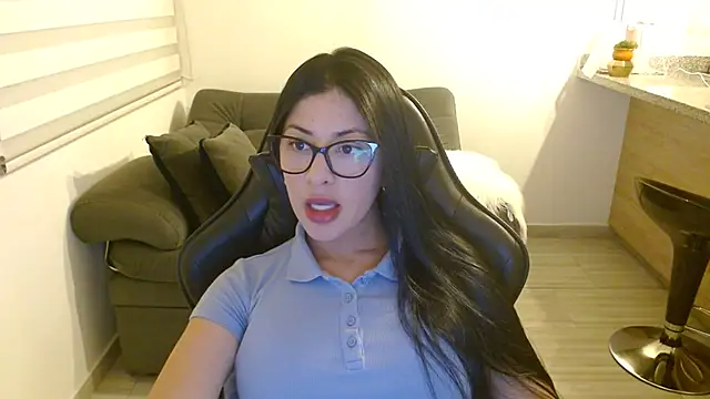 Charlotte cute18 online show from June 21, 11:51 pm