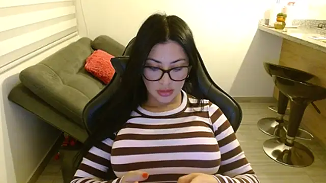 Charlotte cute18 online show from July 18, 12:15 am