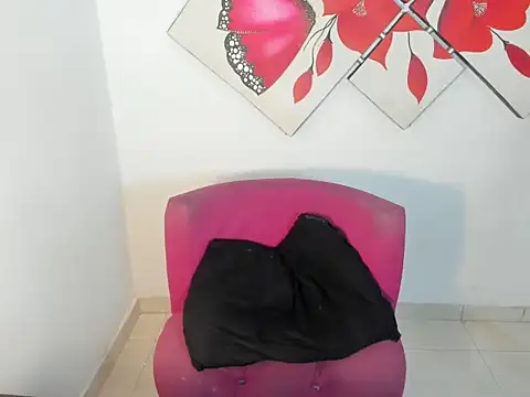 naomiwildburn online show from October 25, 1:51 pm