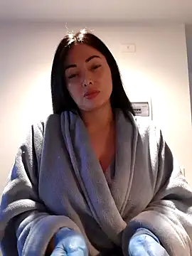Snapshot of _monicab chatting on February 6, 10:43 pm monicab online show from February 6, 10:43 pm