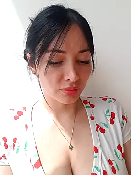 Snapshot of _monicab chatting on February 8, 4:47 pm monicab online show from February 8, 4:47 pm