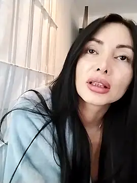 Snapshot of _monicab chatting on March 11, 11:04 pm monicab online show from March 11, 11:04 pm