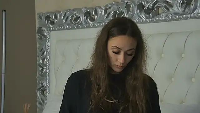 AliceMunro online show from November 18, 8:24 pm