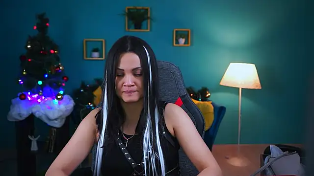 Snapshot of KarolinaRobinson chatting on December 13, 3:11 pm KarolinaRobinson online show from December 13, 3:11 pm