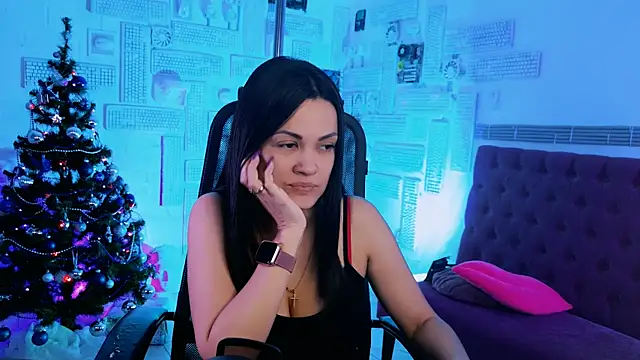 Snapshot of KarolinaRobinson chatting on December 20, 3:00 pm KarolinaRobinson online show from December 20, 3:00 pm