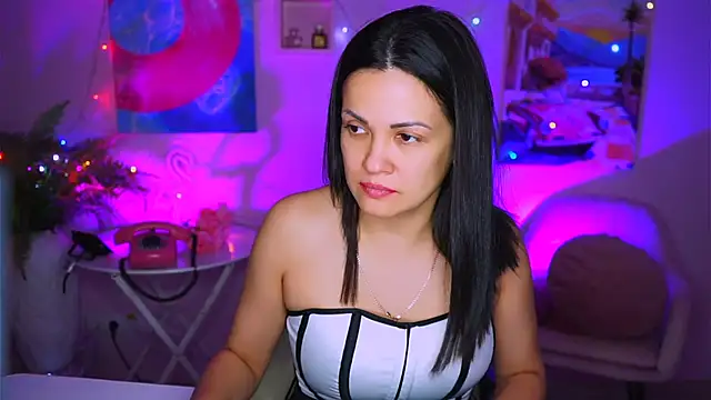 Snapshot of KarolinaRobinson chatting on December 26, 3:20 pm KarolinaRobinson online show from December 26, 3:20 pm