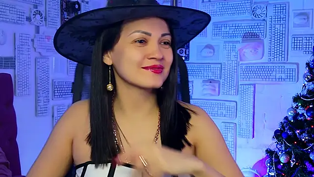 Snapshot of KarolinaRobinson chatting on December 31, 11:42 am KarolinaRobinson online show from December 31, 11:42 am