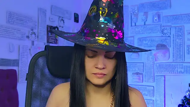 Snapshot of KarolinaRobinson chatting on December 31, 2:47 pm KarolinaRobinson online show from December 31, 2:47 pm