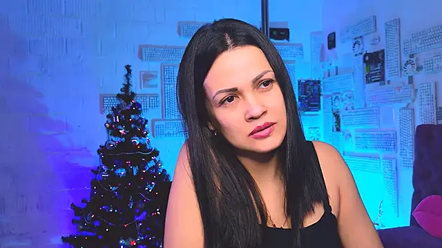 Snapshot of KarolinaRobinson chatting on January 14, 2:43 pm KarolinaRobinson online show from January 14, 2:43 pm