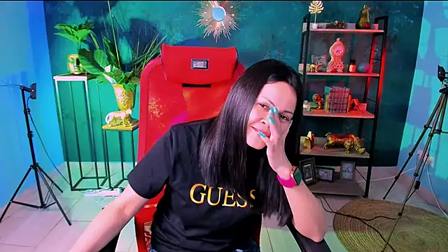 Snapshot of KarolinaRobinson chatting on February 15, 6:23 pm KarolinaRobinson online show from February 15, 6:23 pm