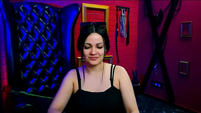 Snapshot of KarolinaRobinson chatting on March 8, 3:35 pm KarolinaRobinson online show from March 8, 3:35 pm