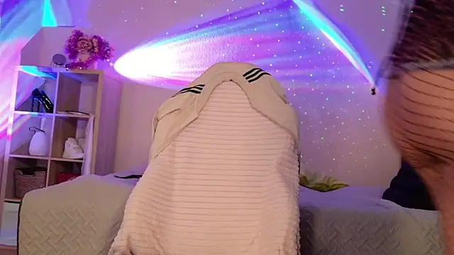 ilucyme online show from December 13, 7:43 pm