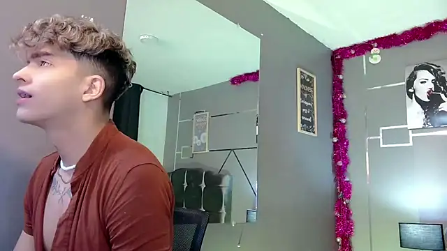 Snapshot of ANDRIUS_24 chatting on December 5, 4:55 pm ANDRIUS 24 online show from December 5, 4:55 pm