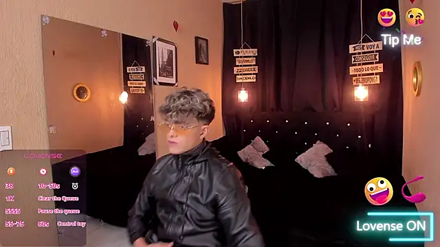 Snapshot of ANDRIUS_24 chatting on March 17, 6:42 pm ANDRIUS 24 online show from March 17, 6:42 pm