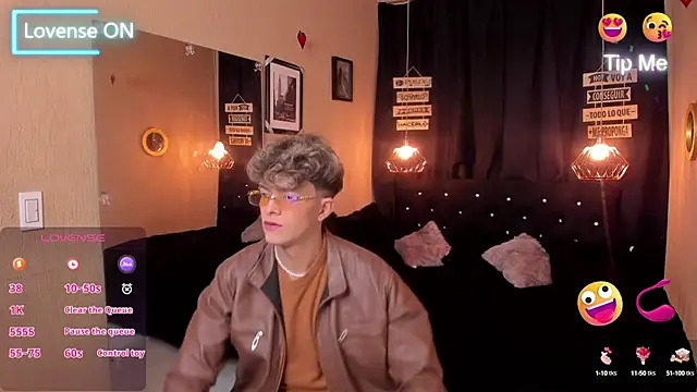 Snapshot of ANDRIUS_24 chatting on March 19, 3:29 pm ANDRIUS 24 online show from March 19, 3:29 pm